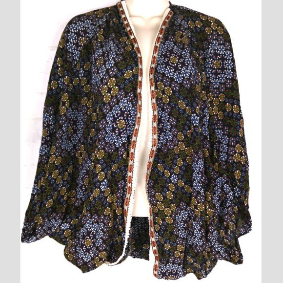 Umgee Jackets & Blazers - UMGEE Sz S/M Boho Flora Crochet Kimono Dolman Trim
